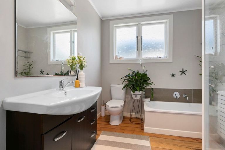 Photo of property in 32a Oceanbeach Road, Mount Maunganui, 3116