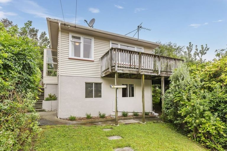 Photo of property in 31 Olivia Crescent, Tawa, Wellington, 5028