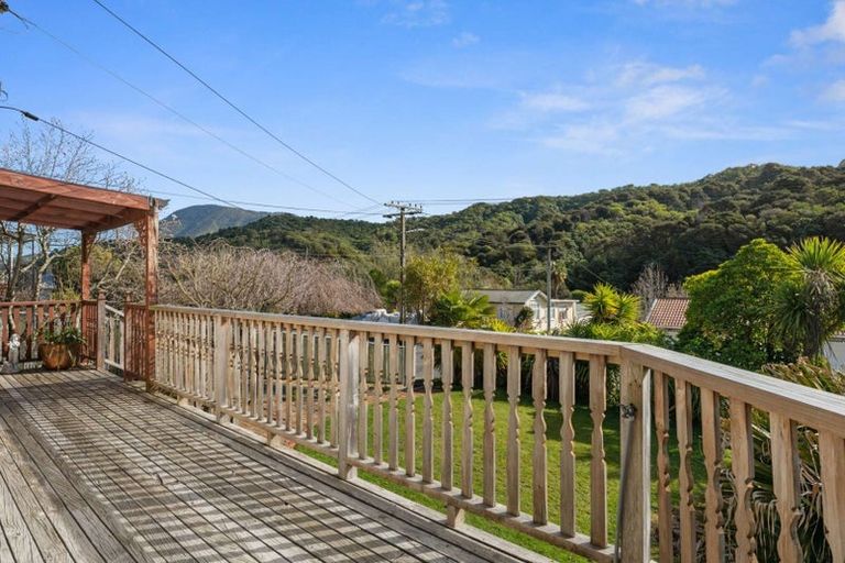 Photo of property in 65 Hampden Street, Picton, 7220