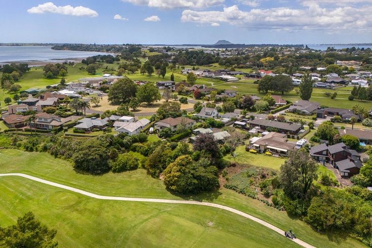 Photo of property in 35 Links View Drive, Omokoroa, 3114