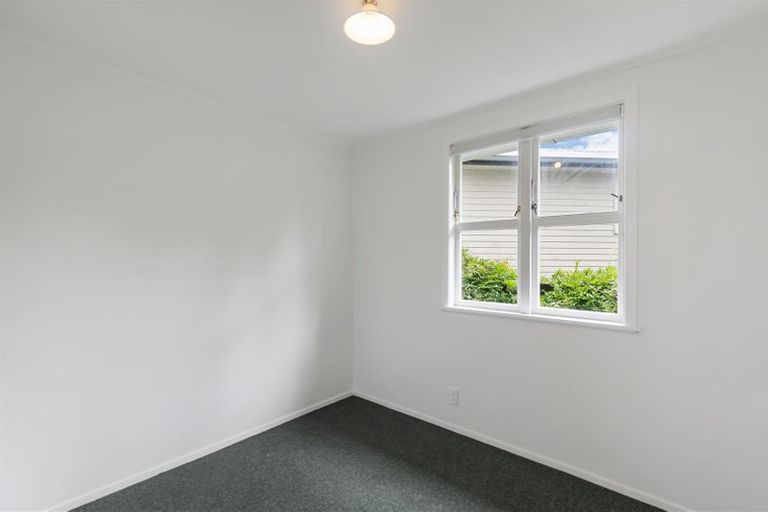 Photo of property in 79 Sunnynook Road, Forrest Hill, Auckland, 0620