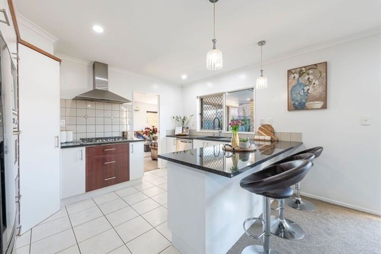 Photo of property in 4 Stornaway Drive, Flat Bush, Auckland, 2016