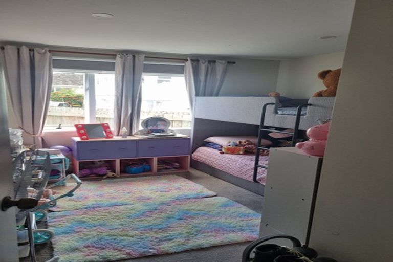 Photo of property in 165 Carlisle Road, Northcross, Auckland, 0632