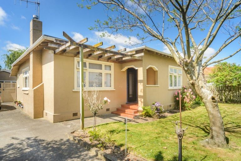 Photo of property in 30 Puriri Terrace, Roslyn, Palmerston North, 4414