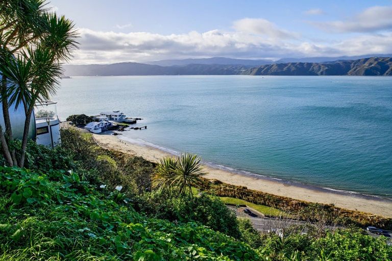 Photo of property in 197 Marine Parade, Seatoun, Wellington, 6022