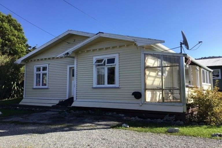 Photo of property in 17 Mcgowan Street, Runanga, 7803
