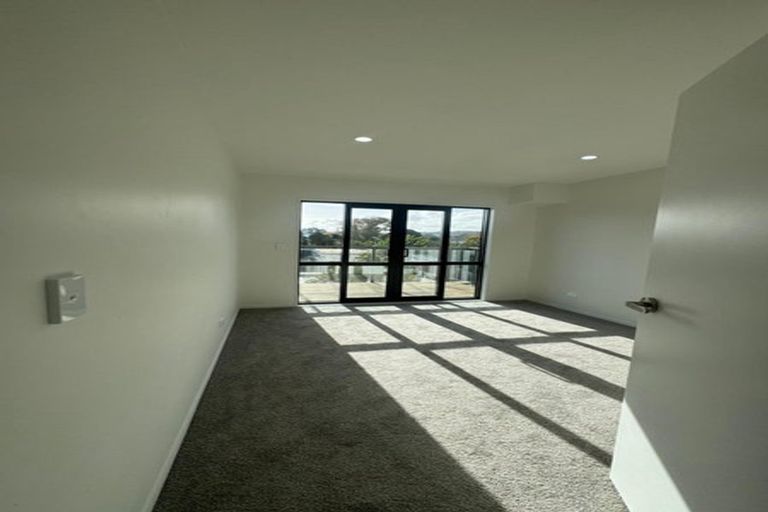 Photo of property in 1d Hollinbrigg Place, Manurewa, Auckland, 2102