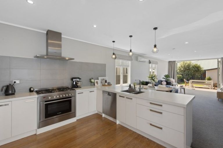 Photo of property in 21 Pilmuir Street, Hutt Central, Lower Hutt, 5010