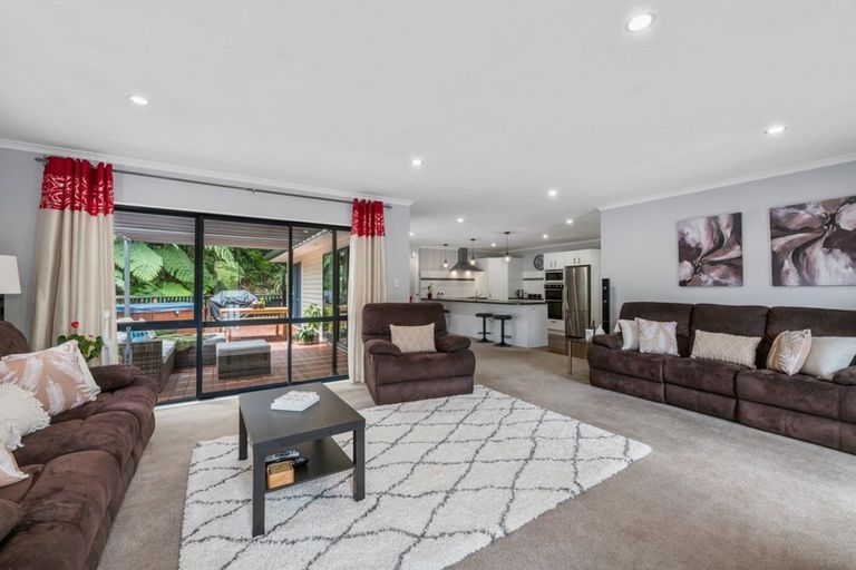 Photo of property in 43 Forest Road, Pinehaven, Upper Hutt, 5019