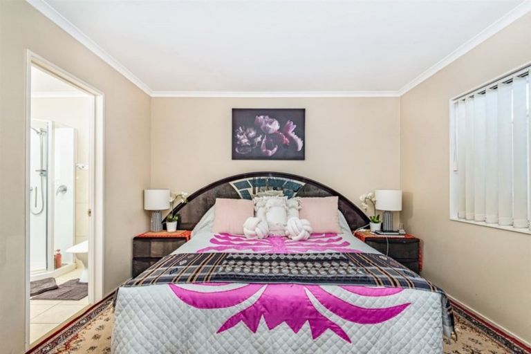 Photo of property in 235 Triangle Road, Massey, Auckland, 0614