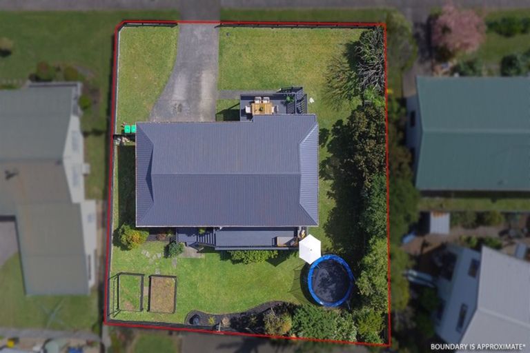 Photo of property in 3 Stella Drive, Clarks Beach, 2122