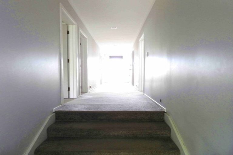 Photo of property in 29 Cairngorm Place, Highland Park, Auckland, 2010