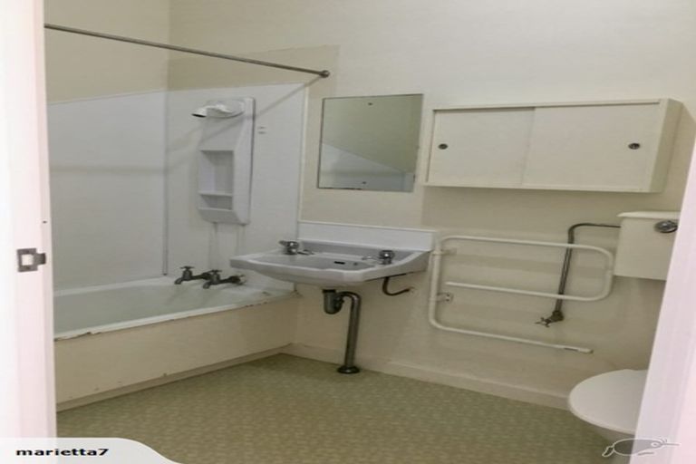 Photo of property in 1 Milne Terrace, Island Bay, Wellington, 6023