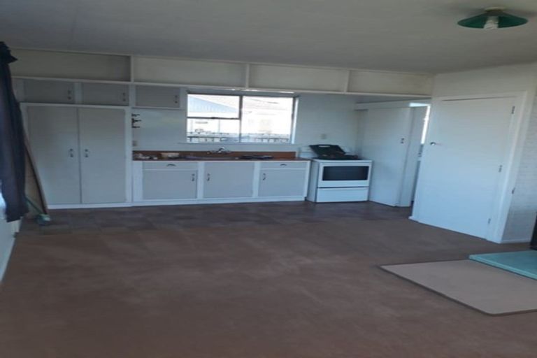 Photo of property in 99 Dunns Avenue, The Pines Beach, 7630