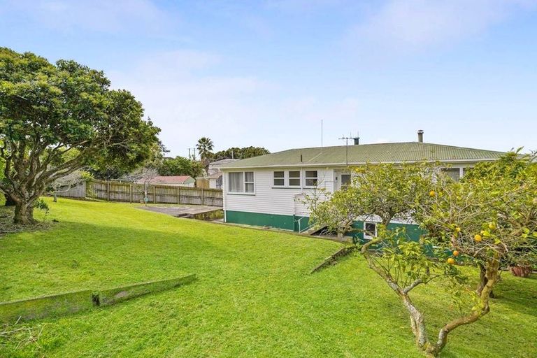 Photo of property in 14 Valencia Place, Manurewa, Auckland, 2102