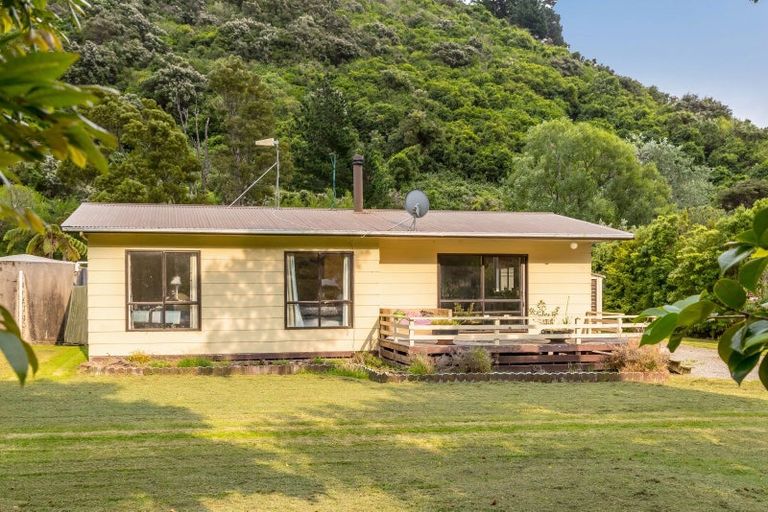 Photo of property in 16 Mclaughlin Drive, Tinui, Masterton, 5889