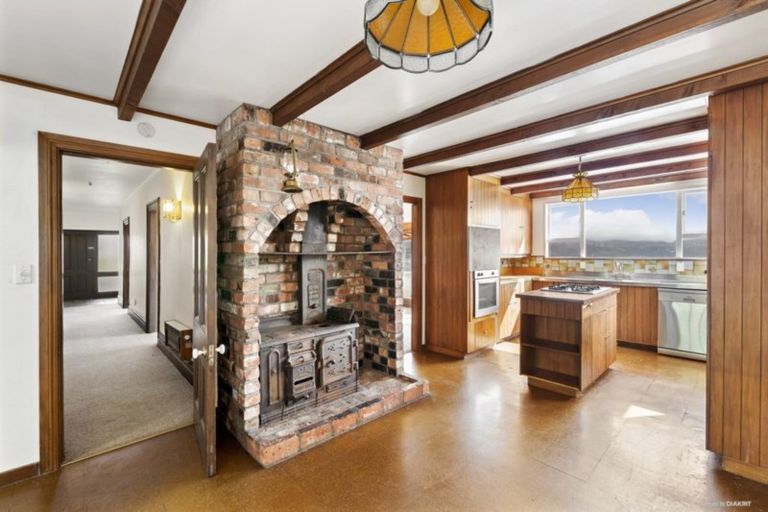 Photo of property in 27 The Crescent, Roseneath, Wellington, 6011