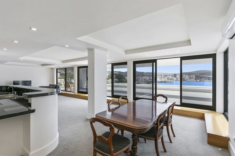 Photo of property in 6/308 Oriental Parade, Oriental Bay, Wellington, 6011
