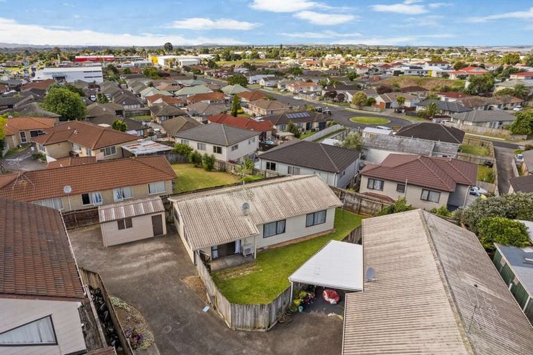 Photo of property in 399b Roscommon Road, Clendon Park, Auckland, 2103