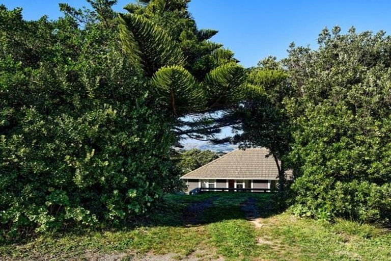 Photo of property in 52 Owhiti Street, Titahi Bay, Porirua, 5022