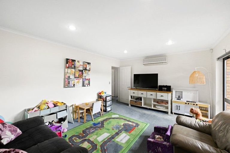 Photo of property in 23 Diomede Glade, Flagstaff, Hamilton, 3210