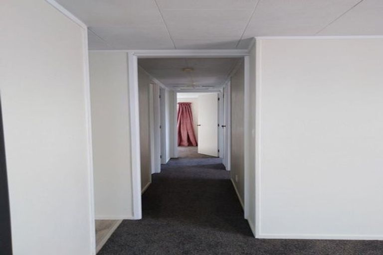 Photo of property in 11 Arde Place, Massey, Auckland, 0614