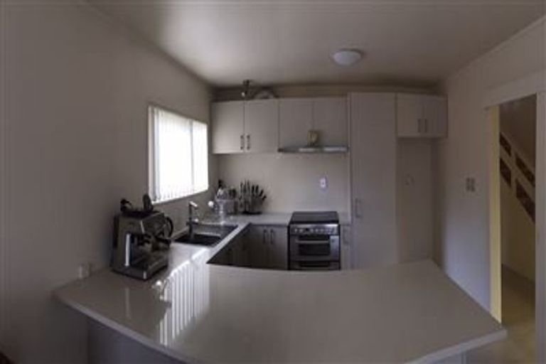 Photo of property in 19 Woodhouse Place, West Harbour, Auckland, 0618