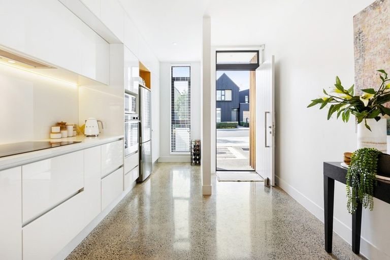 Photo of property in 15 Isitt Road, Hobsonville, Auckland, 0616