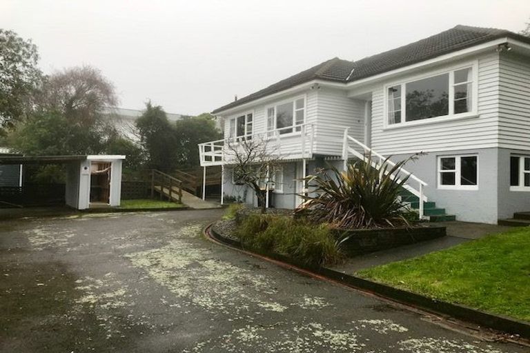 Photo of property in 15 Horokiwi Road West, Newlands, Wellington, 6037