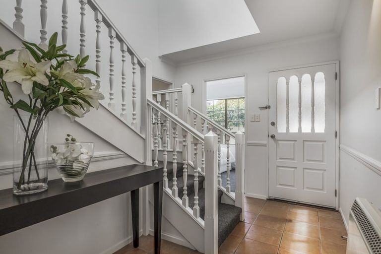 Photo of property in 2/278 Memorial Avenue, Burnside, Christchurch, 8053