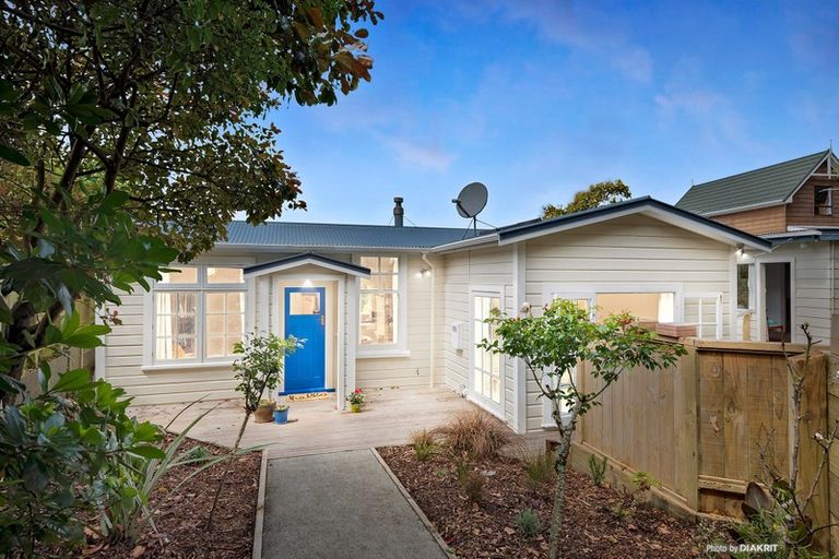 Photo of property in 55 Rhine Street, Island Bay, Wellington, 6023