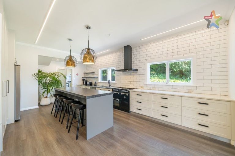 Photo of property in 8g Tawa Street, Eastbourne, Lower Hutt, 5013