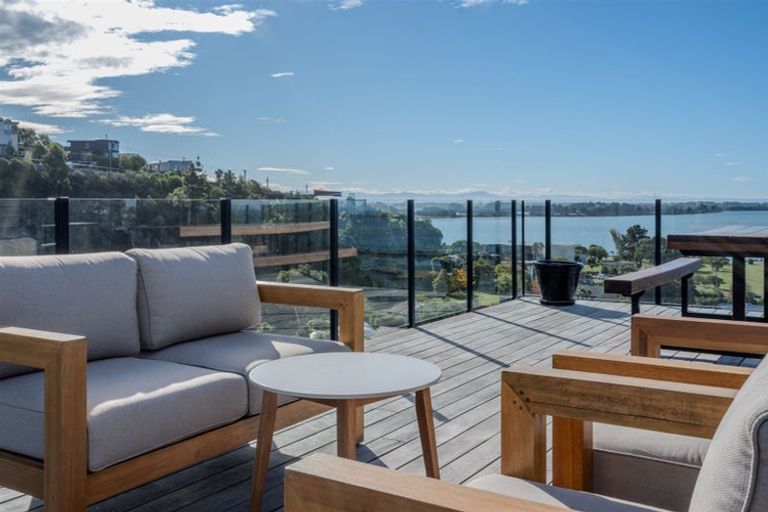 Photo of property in 29 Soleares Avenue, Mount Pleasant, Christchurch, 8081