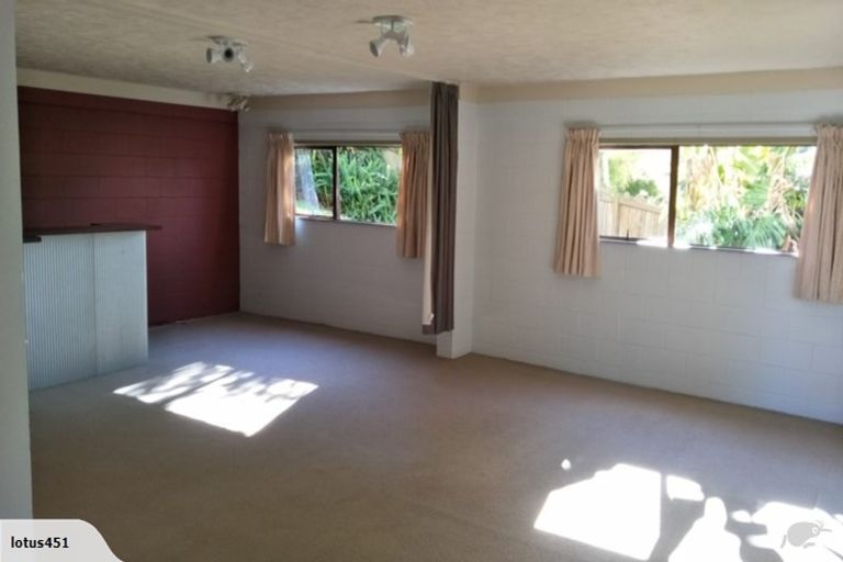 Photo of property in 13 Malters Place, Browns Bay, Auckland, 0630