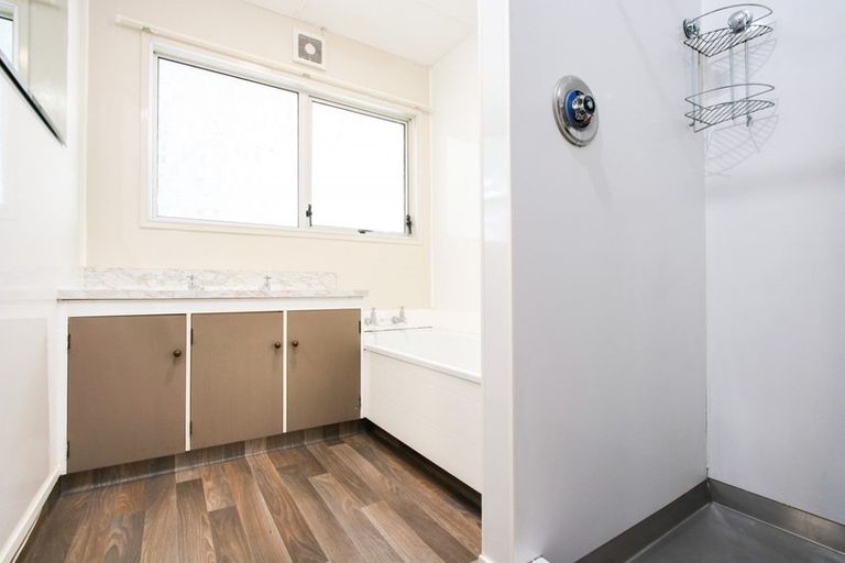 Photo of property in 6/8 Lee Road, Taradale, Napier, 4112