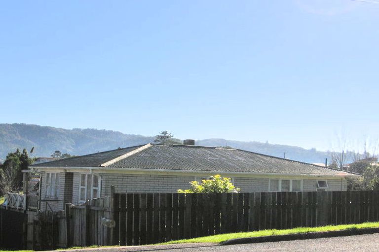 Photo of property in 18 Derrick Road, Kawakawa, 0210