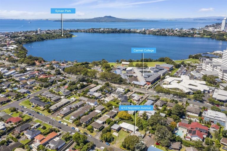 Photo of property in 4/13 Napoleon Avenue, Milford, Auckland, 0620