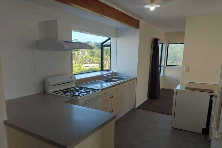Photo of property in 23 Jasmine Grove, Maungaraki, Lower Hutt, 5010
