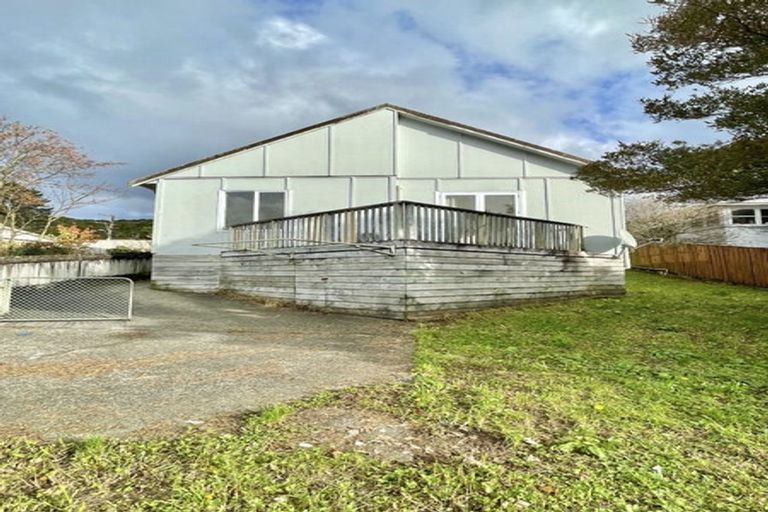 Photo of property in 18 Fraser Street, Wainuiomata, Lower Hutt, 5014