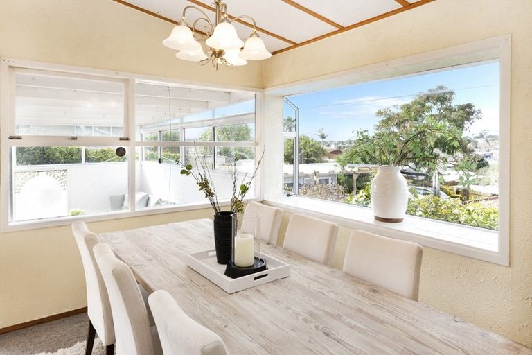 Photo of property in 32 Pegler Drive, Howick, Auckland, 2014