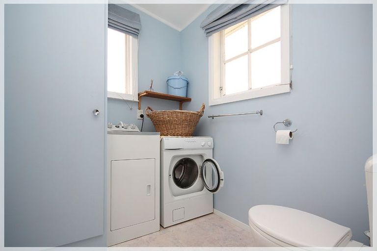 Photo of property in 17 Andresen Street, Foxton Beach, Foxton, 4815