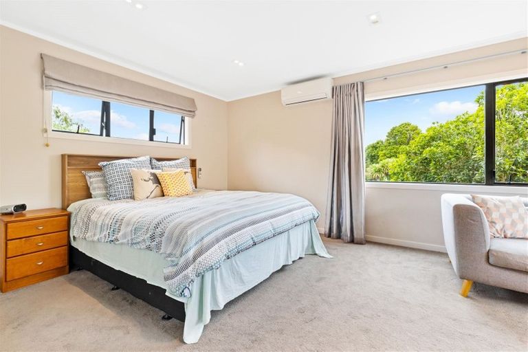 Photo of property in 11 Darcy Place, Massey, Auckland, 0614