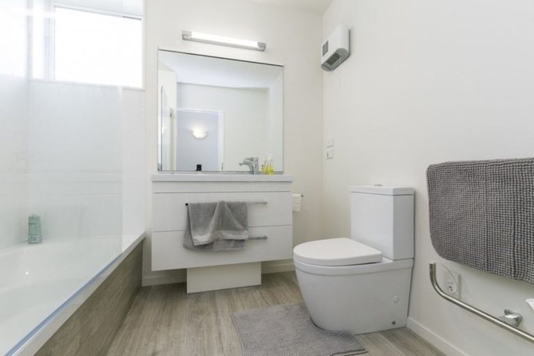 Photo of property in Pirie Street Townhouses, 17/35 Pirie Street, Mount Victoria, Wellington, 6011