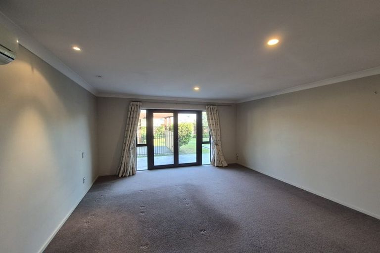 Photo of property in 29 Foresters Crescent, Parklands, Christchurch, 8083