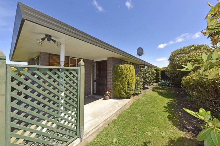Photo of property in 1/54 Aorangi Road, Bryndwr, Christchurch, 8053