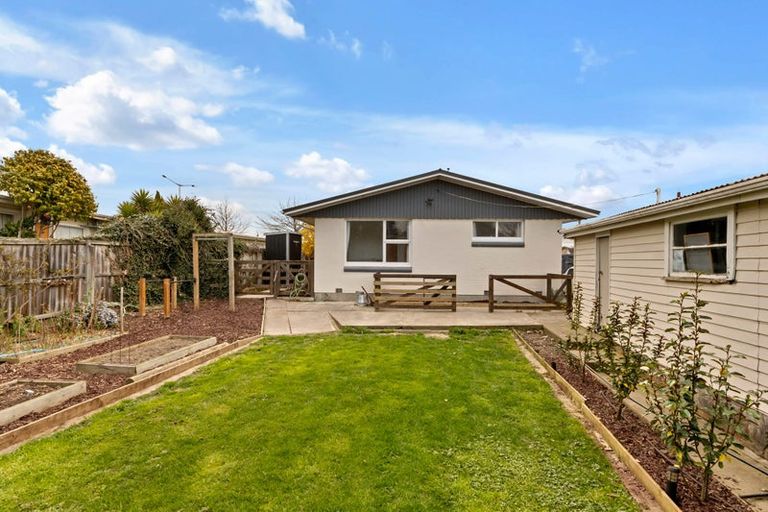 Photo of property in 258 Main North Road, Redwood, Christchurch, 8051