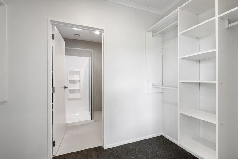 Photo of property in 16 Rauawa Lane, Hobsonville, 0616