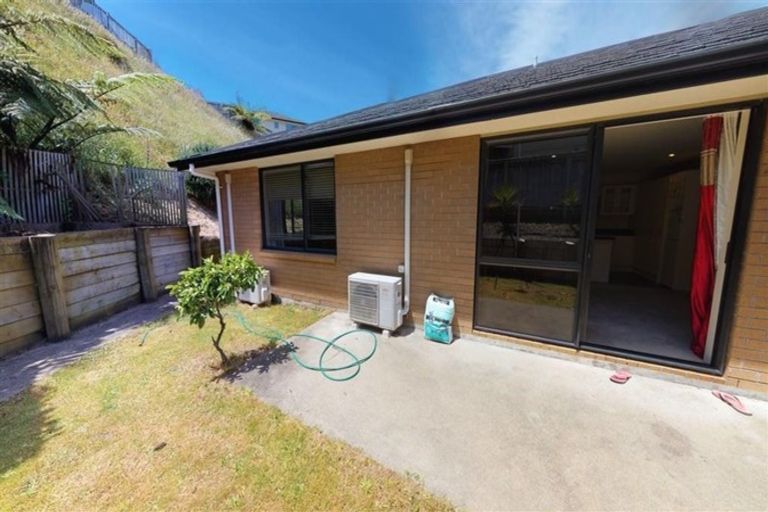 Photo of property in 16 Cheetwood Street, Churton Park, Wellington, 6037