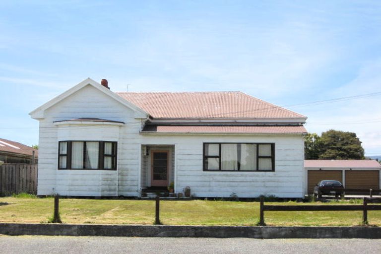 Photo of property in 47 Queen Street, Westport, 7825