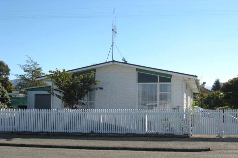 Photo of property in 12 Herbert Street, Waimate, 7924
